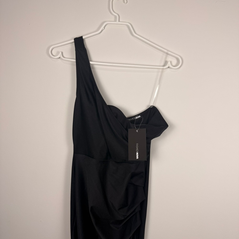 Fashion Nova Black One Shoulder Ruched Maxi Dress NWT Formal Gown Floor Length